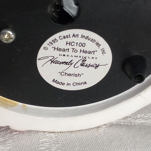 Cast Art Industries 1995 Dreamsicles "Heart to Heart" Musical Snowglobe - Picture 9 of 10